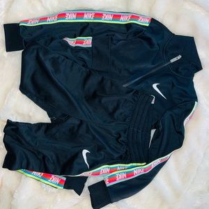 Nike sweatsuit (girls sz 6x)